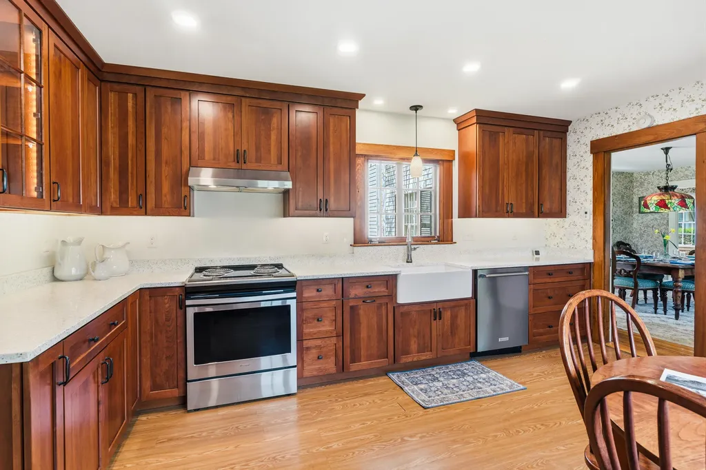 567 Main Street Sanford ME 04083