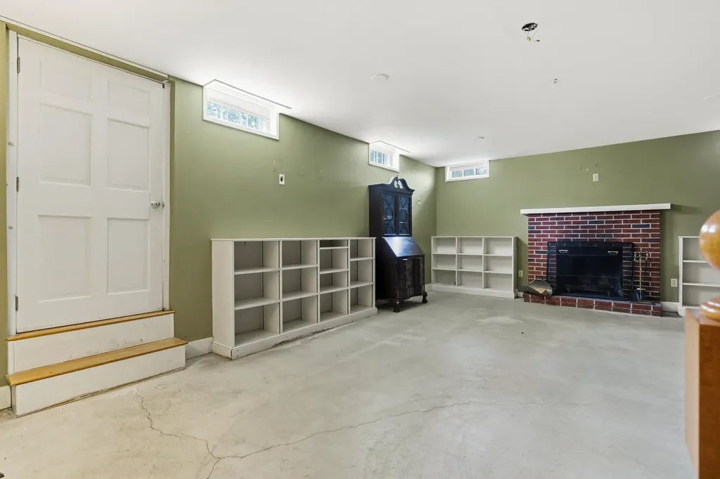 567 Main Street Sanford ME 04083