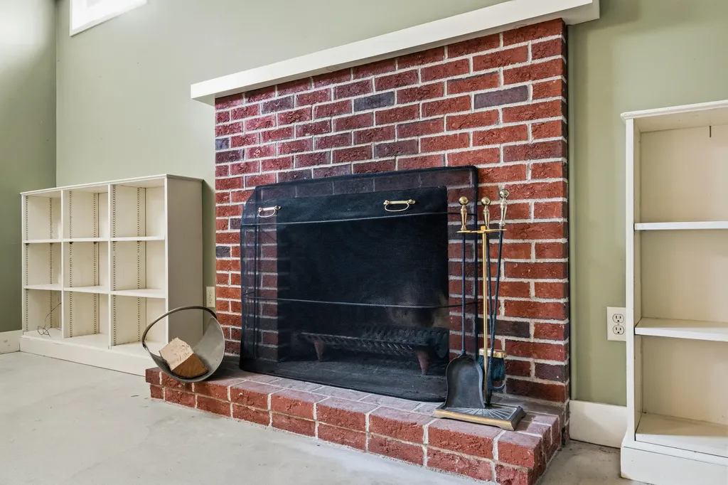 567 Main Street Sanford ME 04083