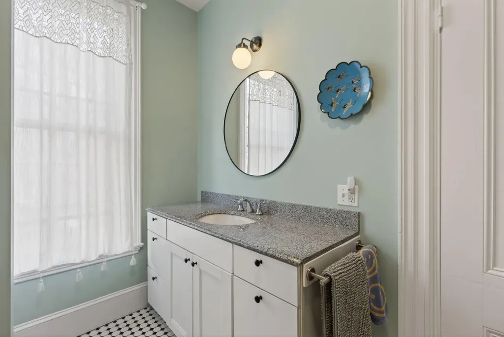 494 Cumberland Avenue Portland ME 04101