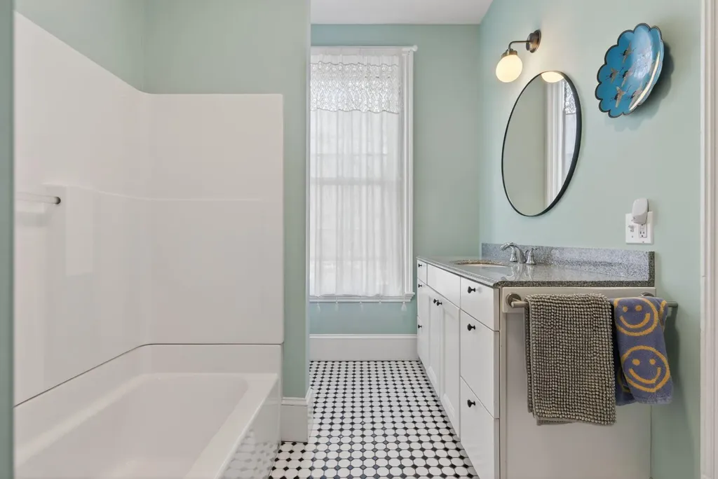 494 Cumberland Avenue Portland ME 04101