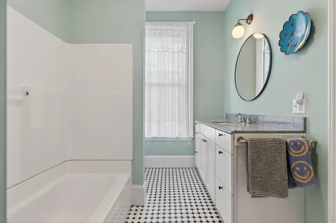 494 Cumberland Avenue Portland ME 04101