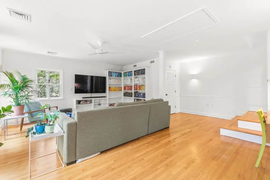 34 Cranbrook Drive Cape Elizabeth ME 04107