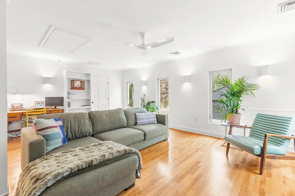 34 Cranbrook Drive Cape Elizabeth ME 04107