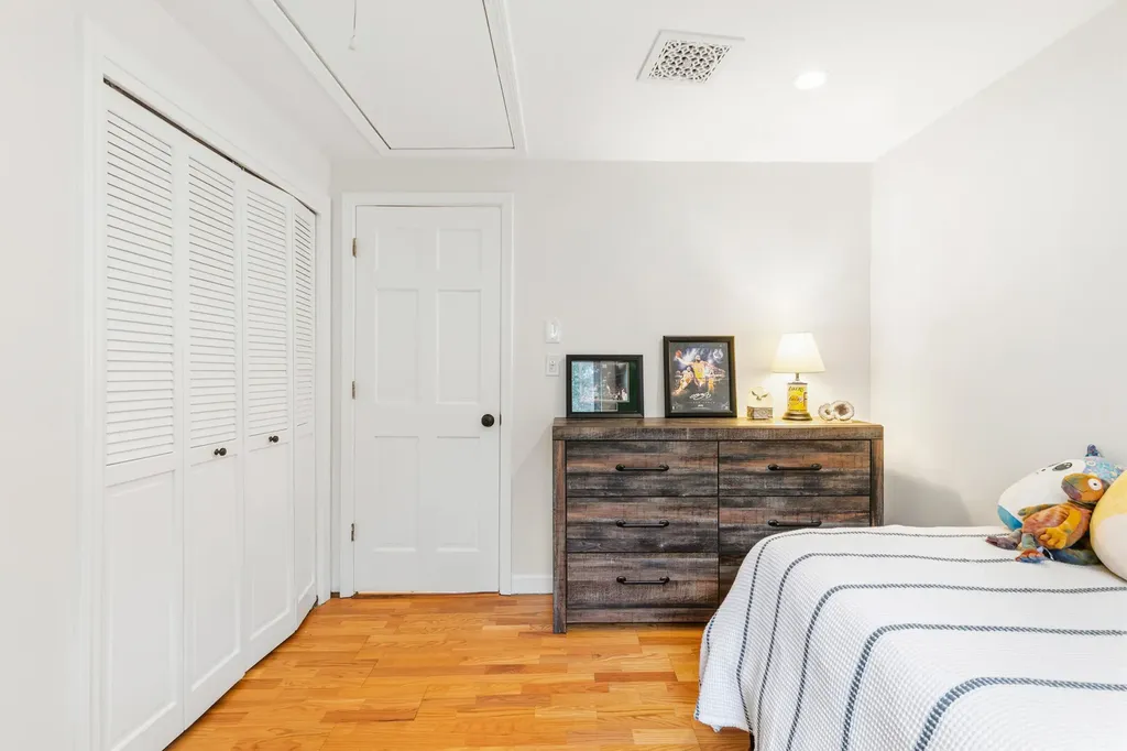 34 Cranbrook Drive Cape Elizabeth ME 04107