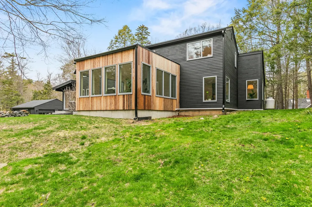 34 Cranbrook Drive Cape Elizabeth ME 04107