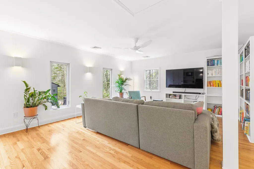 34 Cranbrook Drive Cape Elizabeth ME 04107