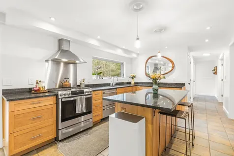 34 Cranbrook Drive Cape Elizabeth ME 04107