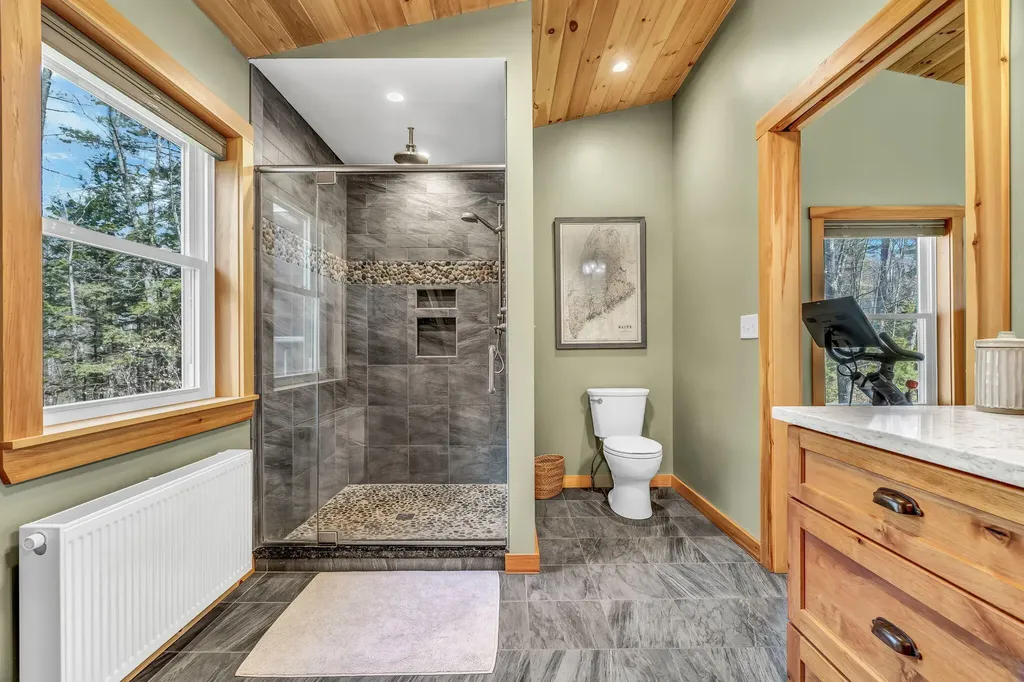 21 Jones Drive Hartford ME 04220