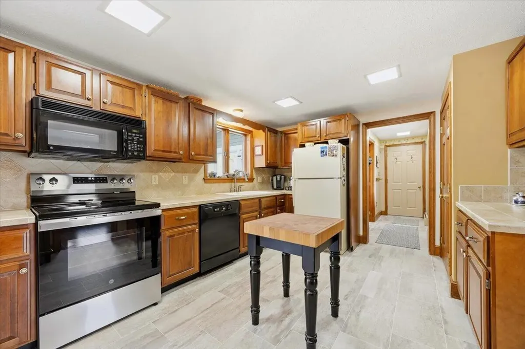 15 Wildwood Drive Sanford ME 04083