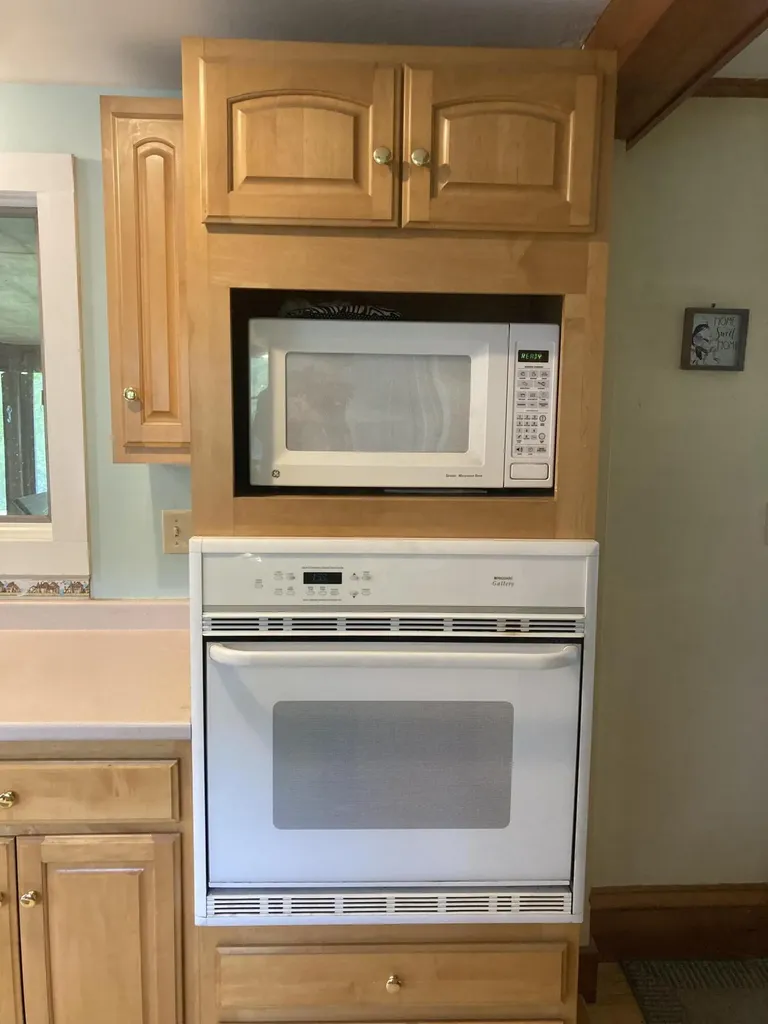 431 Newburgh Road Hermon ME 04401