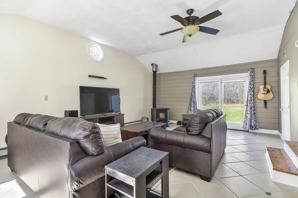 411 Shaker Road Gray ME 04039