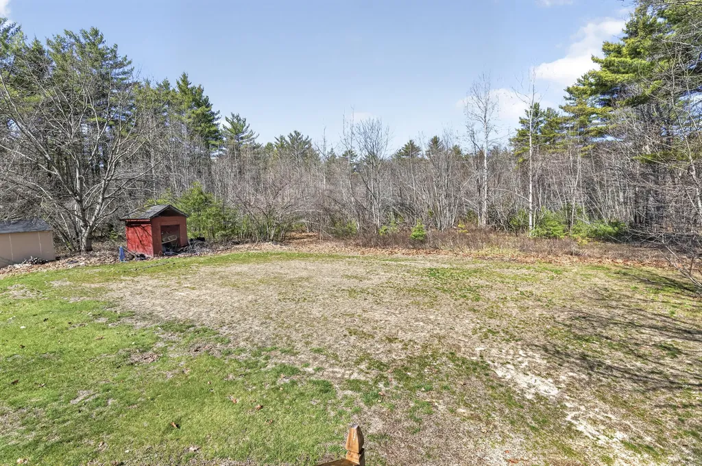411 Shaker Road Gray ME 04039