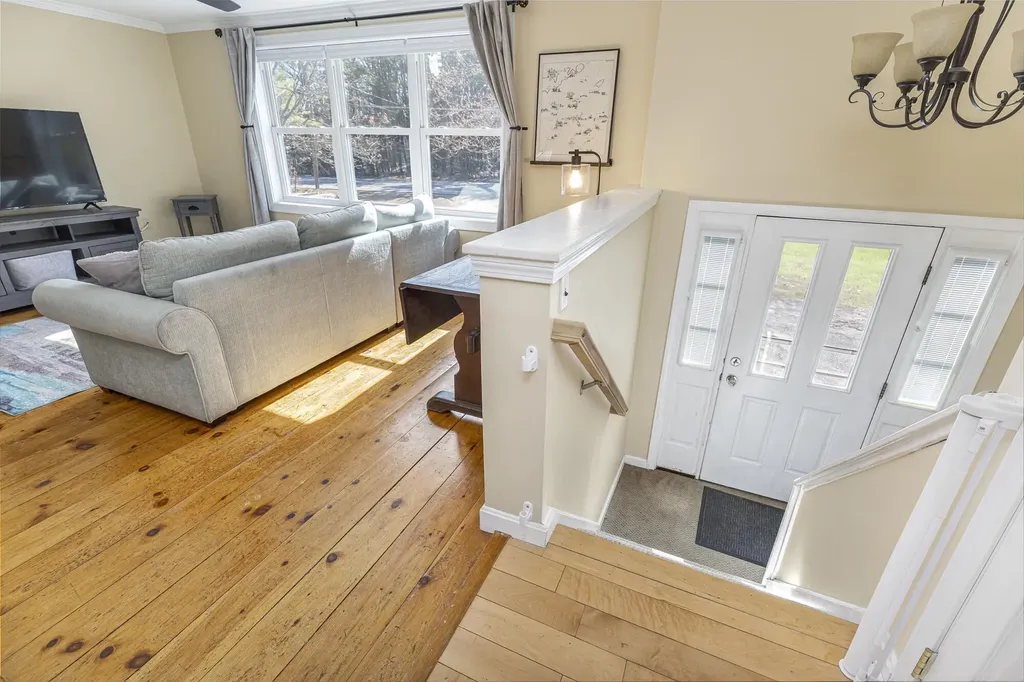 411 Shaker Road Gray ME 04039