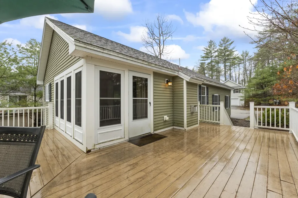 1307 Deer Run Casco ME 04015