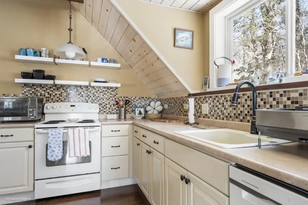 934 Wiscasset Road Boothbay ME 04537