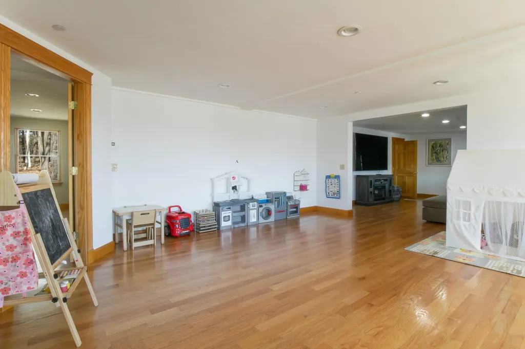 71 Maplecrest Road Parsonsfield ME 04047