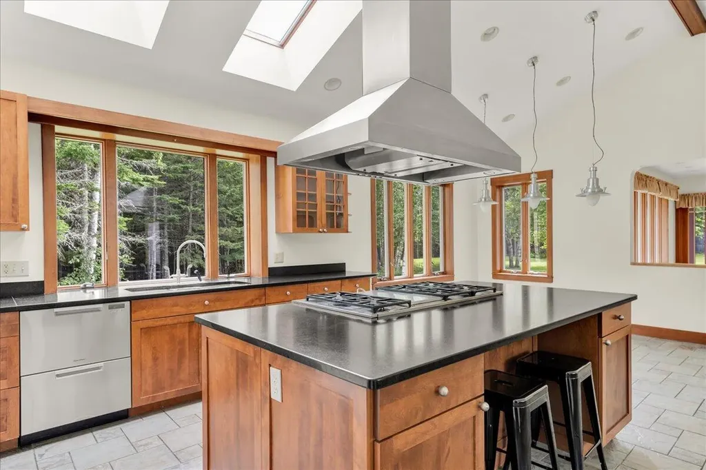 70 Ledgewood Lane Blue Hill ME 04614