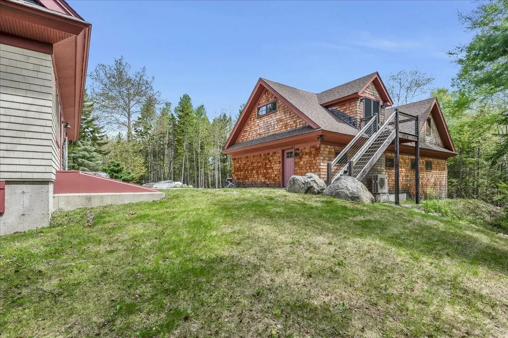 70 Ledgewood Lane Blue Hill ME 04614
