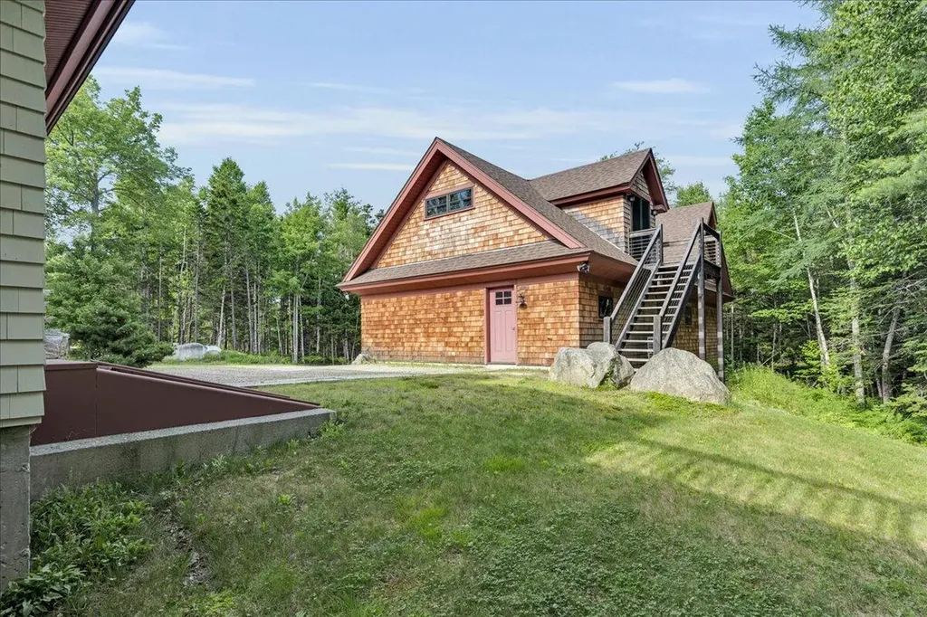 70 Ledgewood Lane Blue Hill ME 04614