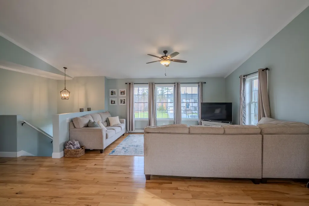 19 Magnolia Hill Road Bangor ME 04401