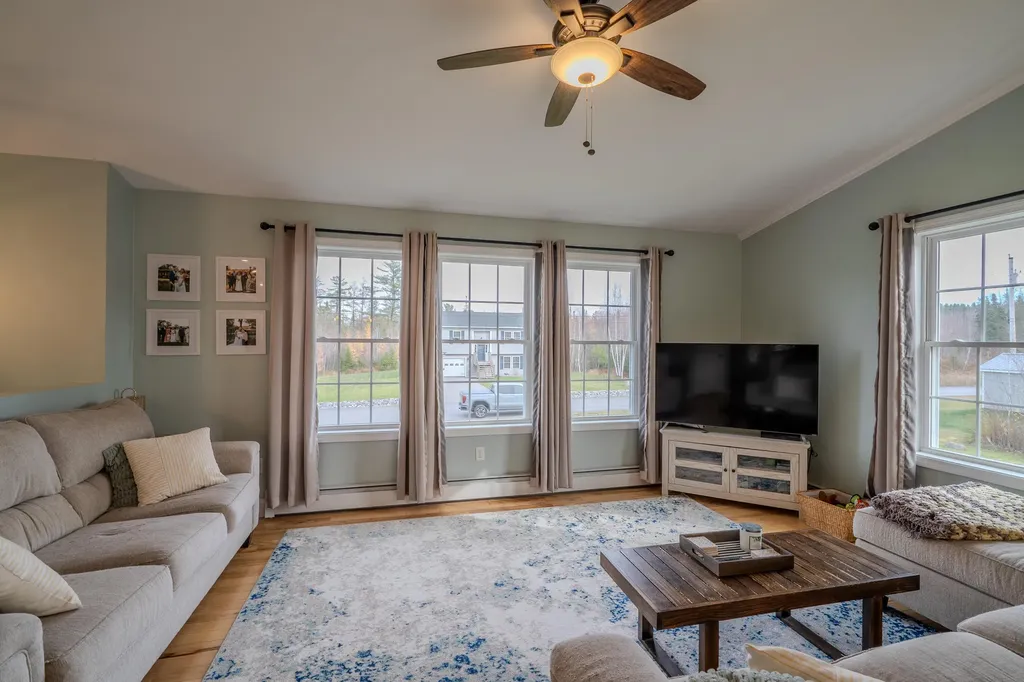 19 Magnolia Hill Road Bangor ME 04401