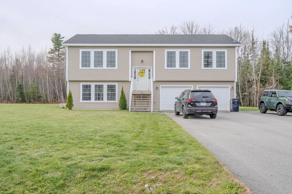 19 Magnolia Hill Road Bangor ME 04401