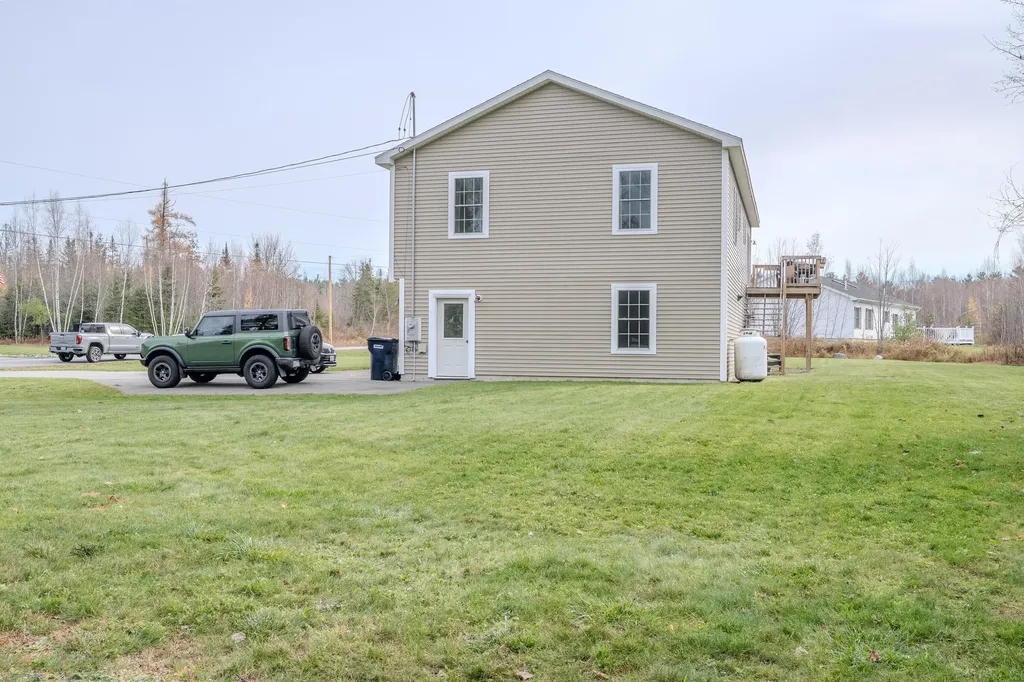 19 Magnolia Hill Road Bangor ME 04401