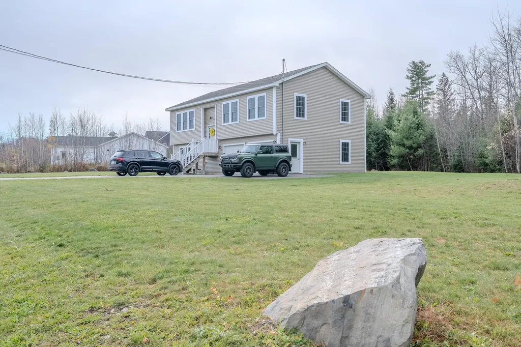 19 Magnolia Hill Road Bangor ME 04401