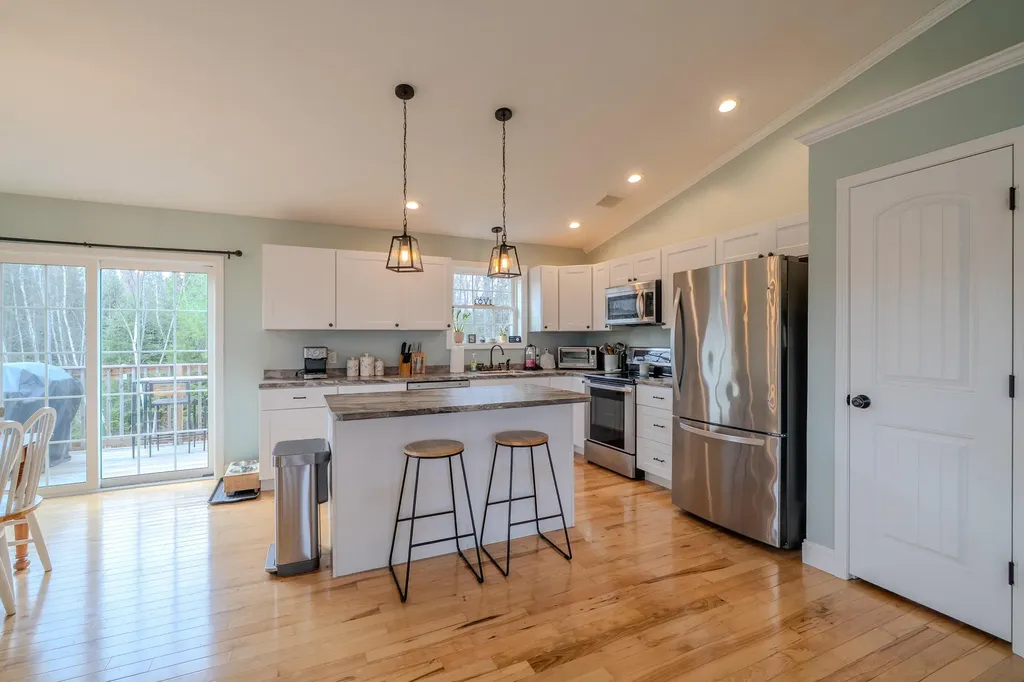 19 Magnolia Hill Road Bangor ME 04401