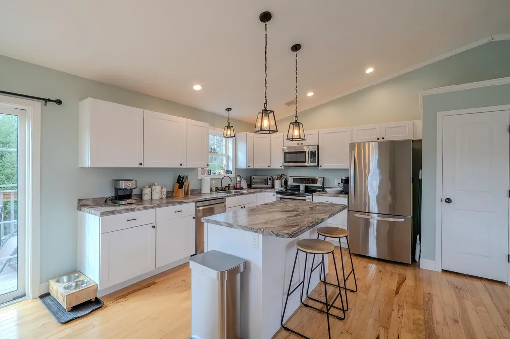 19 Magnolia Hill Road Bangor ME 04401