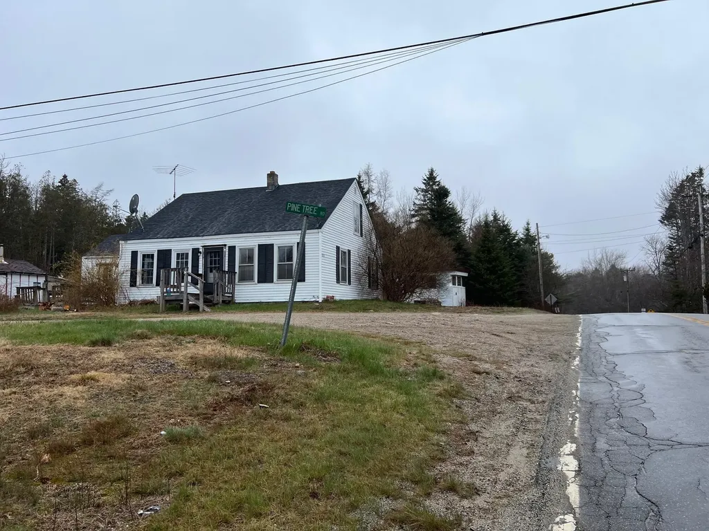 1008 West Bay Road Gouldsboro ME 04607