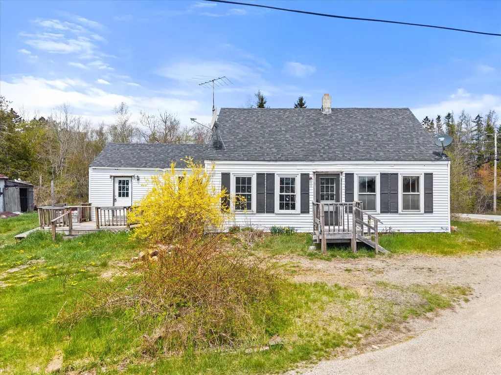1008 West Bay Road Gouldsboro ME 04607