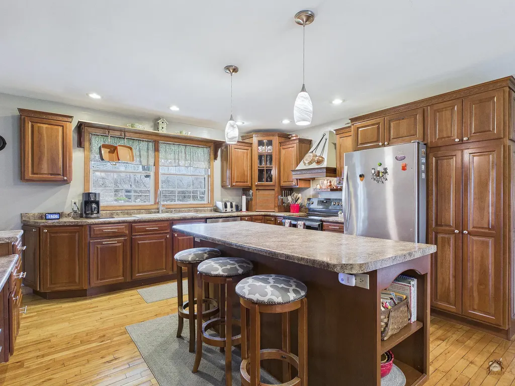 43 Peaslee Road Pittston ME 04345