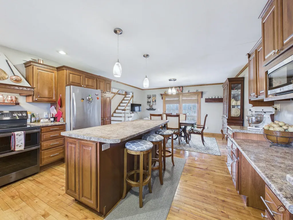 43 Peaslee Road Pittston ME 04345