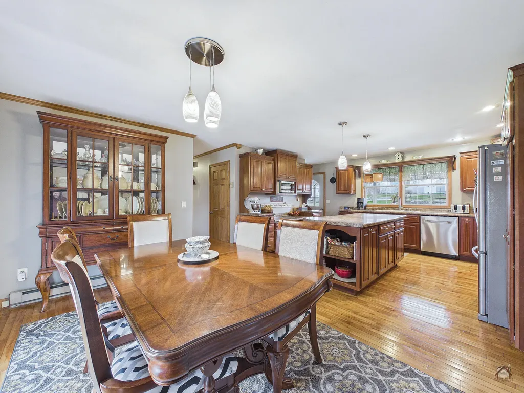 43 Peaslee Road Pittston ME 04345