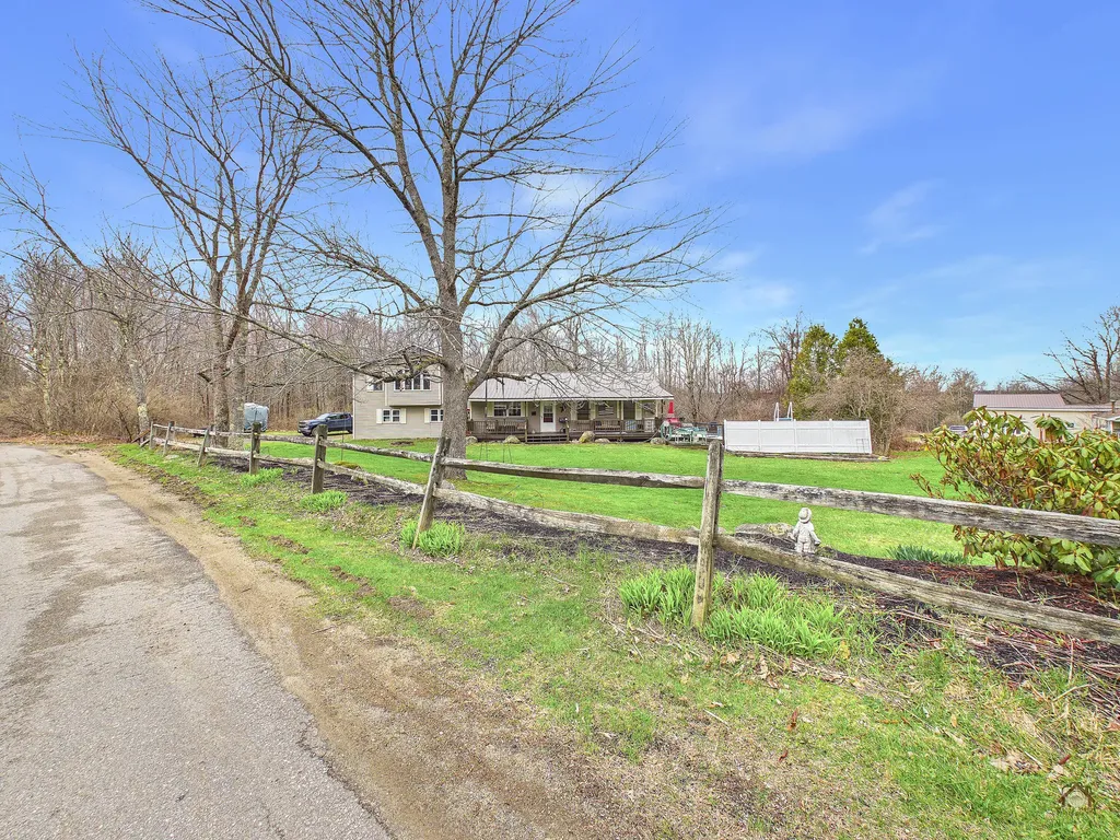 43 Peaslee Road Pittston ME 04345