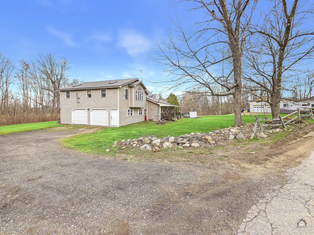43 Peaslee Road Pittston ME 04345