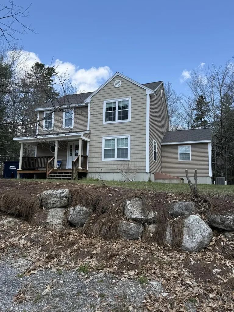 18 Rockwood Way Naples ME 04055