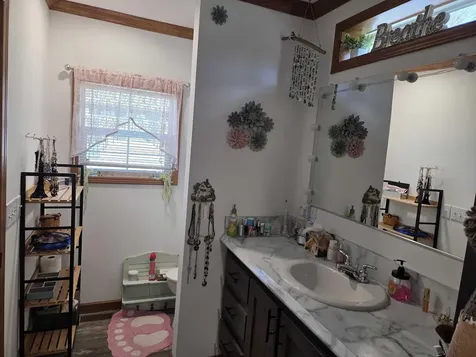 5 Colonial Drive Lisbon ME 04252