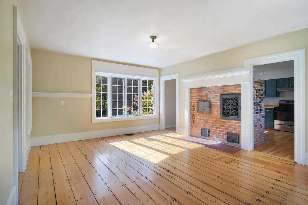 162 Merrill Road Pownal ME 04069