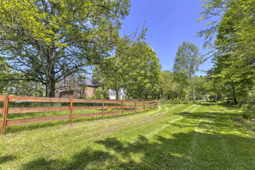 162 Merrill Road Pownal ME 04069