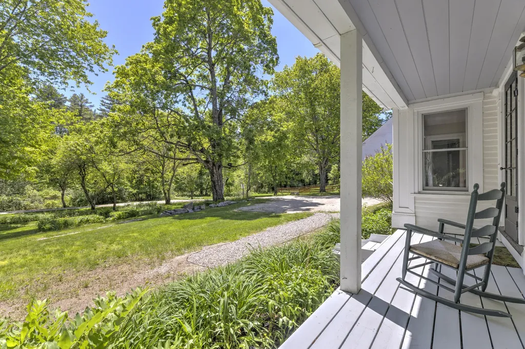162 Merrill Road Pownal ME 04069