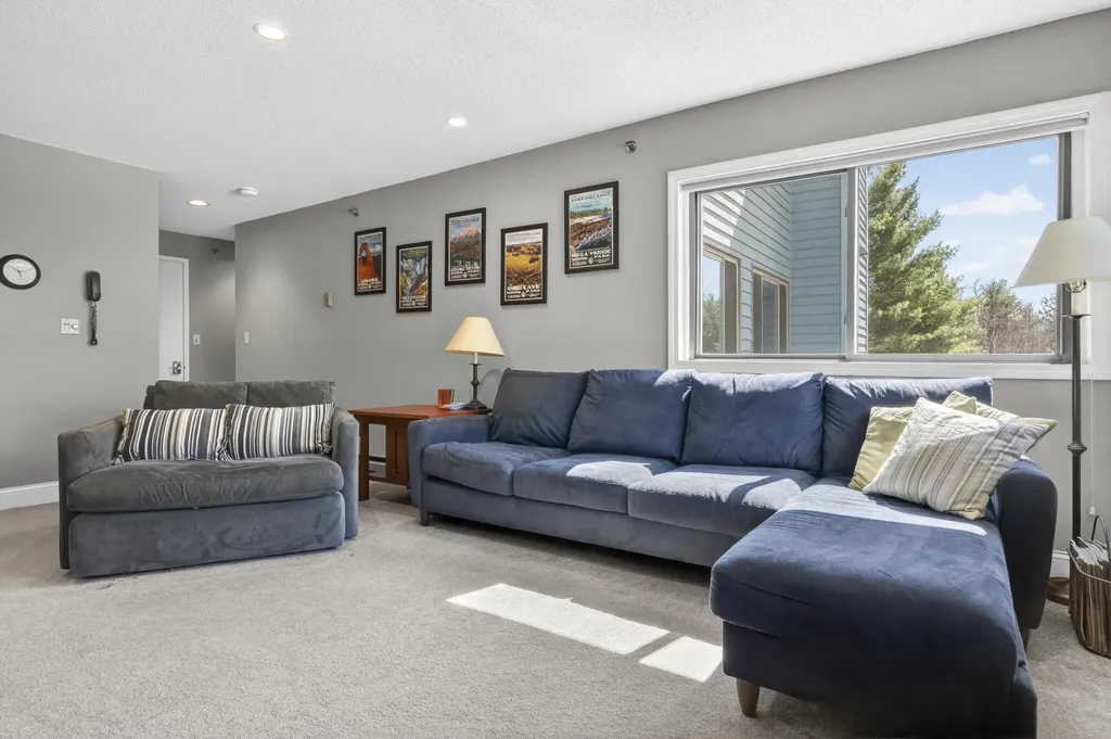 10 Brookside Drive Newry ME 04261