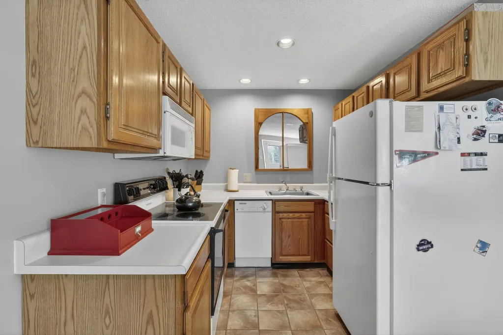 10 Brookside Drive Newry ME 04261