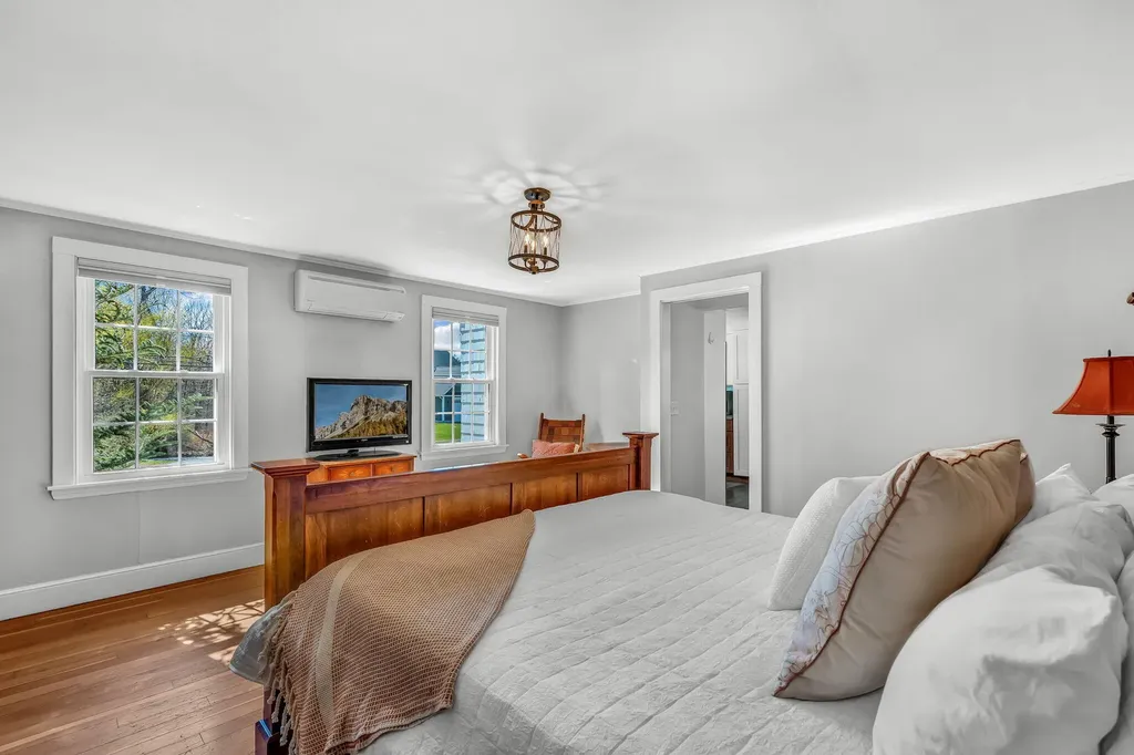 21 Maple Avenue Scarborough ME 04074