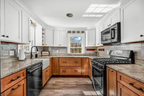 21 Maple Avenue Scarborough ME 04074