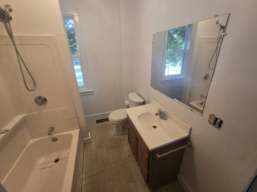 18 Boynton Street Bangor ME 04401