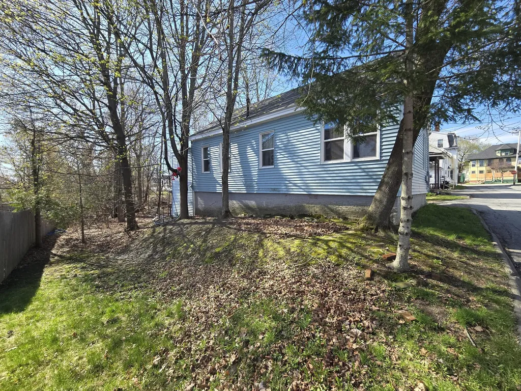 18 Boynton Street Bangor ME 04401