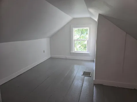 18 Boynton Street Bangor ME 04401